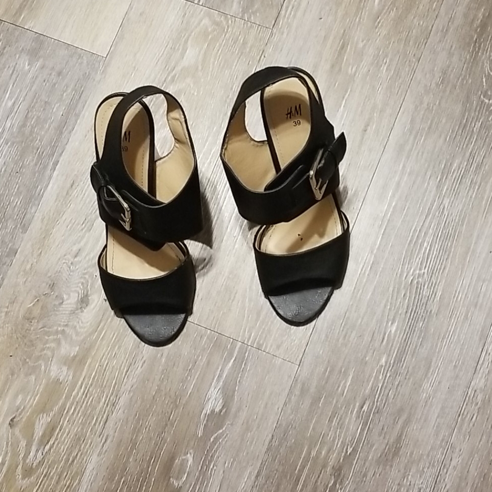 Black heel sandals